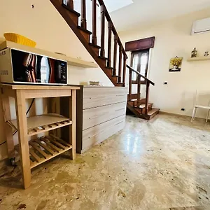 - Piazza Grande Bed & Breakfast